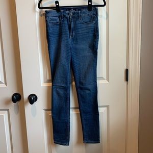 Hollister High rise-super skinny jeans